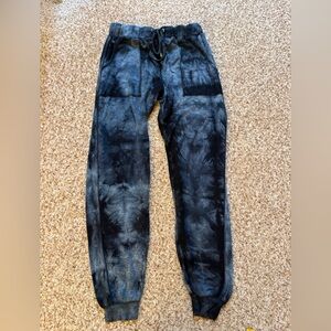 French Kyss Charcoal Joggers tie dye size xs black/blue